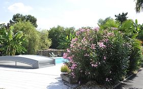 Jardin D'Arcy - Chambres D'Hotes Avec Piscine Et Spa